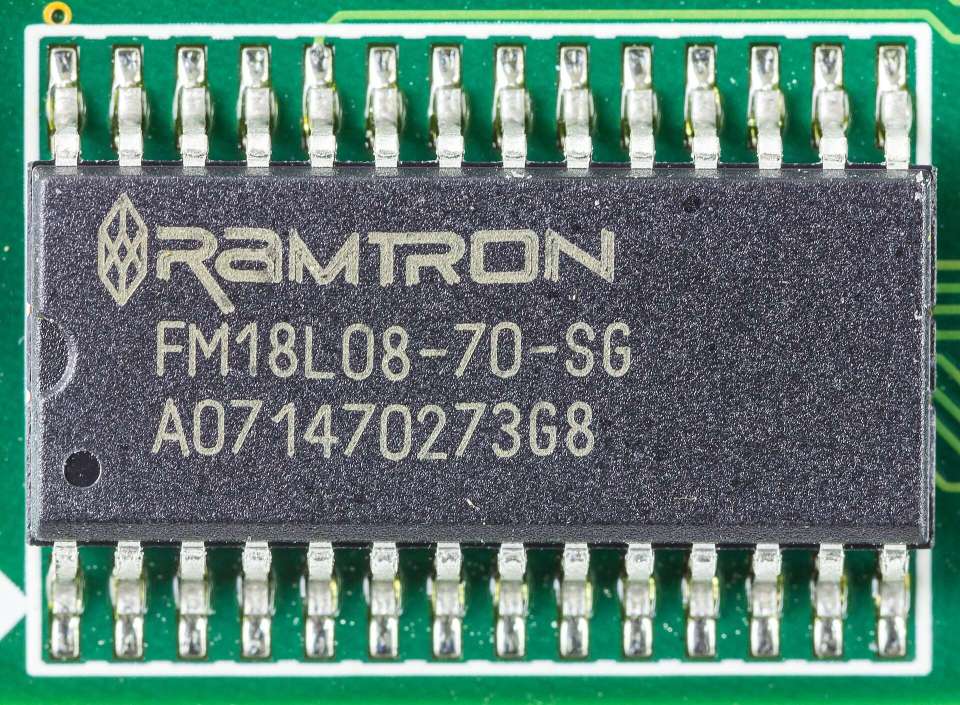 Ramtron FM18L08-70-SG